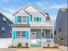Bayshore Bungalow - Your Perfect Beachside Escape with Stunning Coastal Views